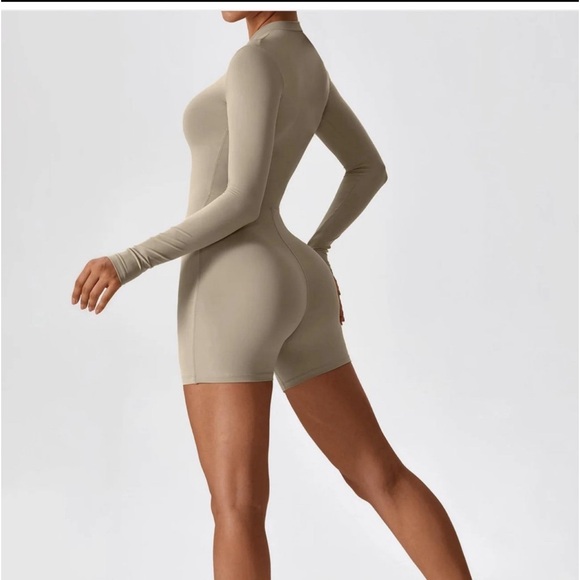 YOREO AMAZON FIND LONG SLEEVE ZIPPER BODYSUIT BUNDLE - Picture 3 of 7